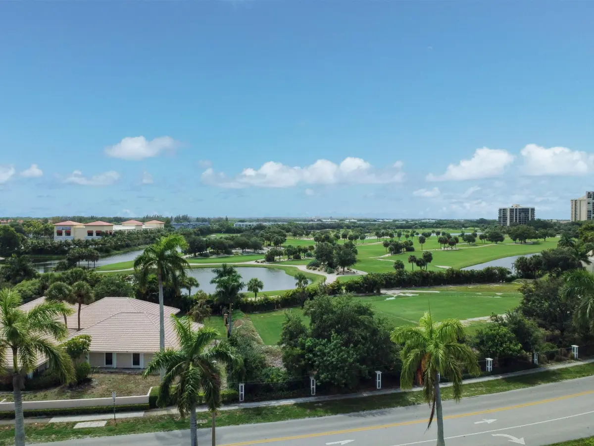 Golf View at 1500 PRESIDENTIAL Way 701, West Palm Beach