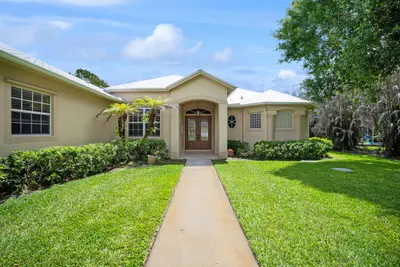 1106 SW THOREAU Court, Palm City – Single Family Residence for sale