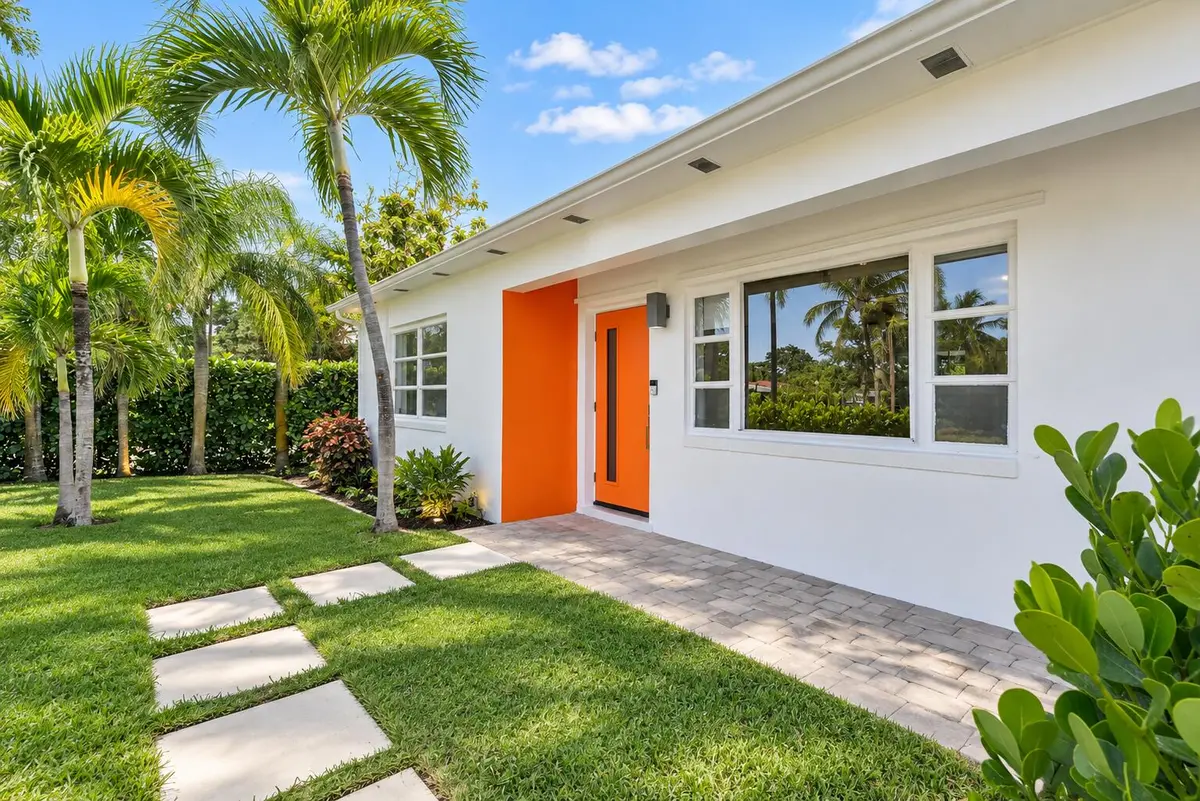 6B5193F6-C84C-4D6A-A168-2EA87E27DE52 at 5015 S Olive Avenue, West Palm Beach