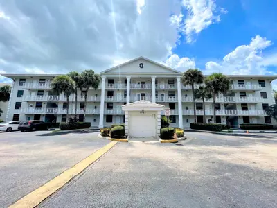 1721 WHITEHALL Drive 303, Davie – Condominium for rent