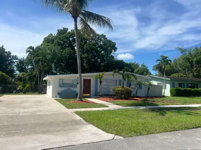4052 Collin Drive, West Palm Beach – Single Family Residence for rent