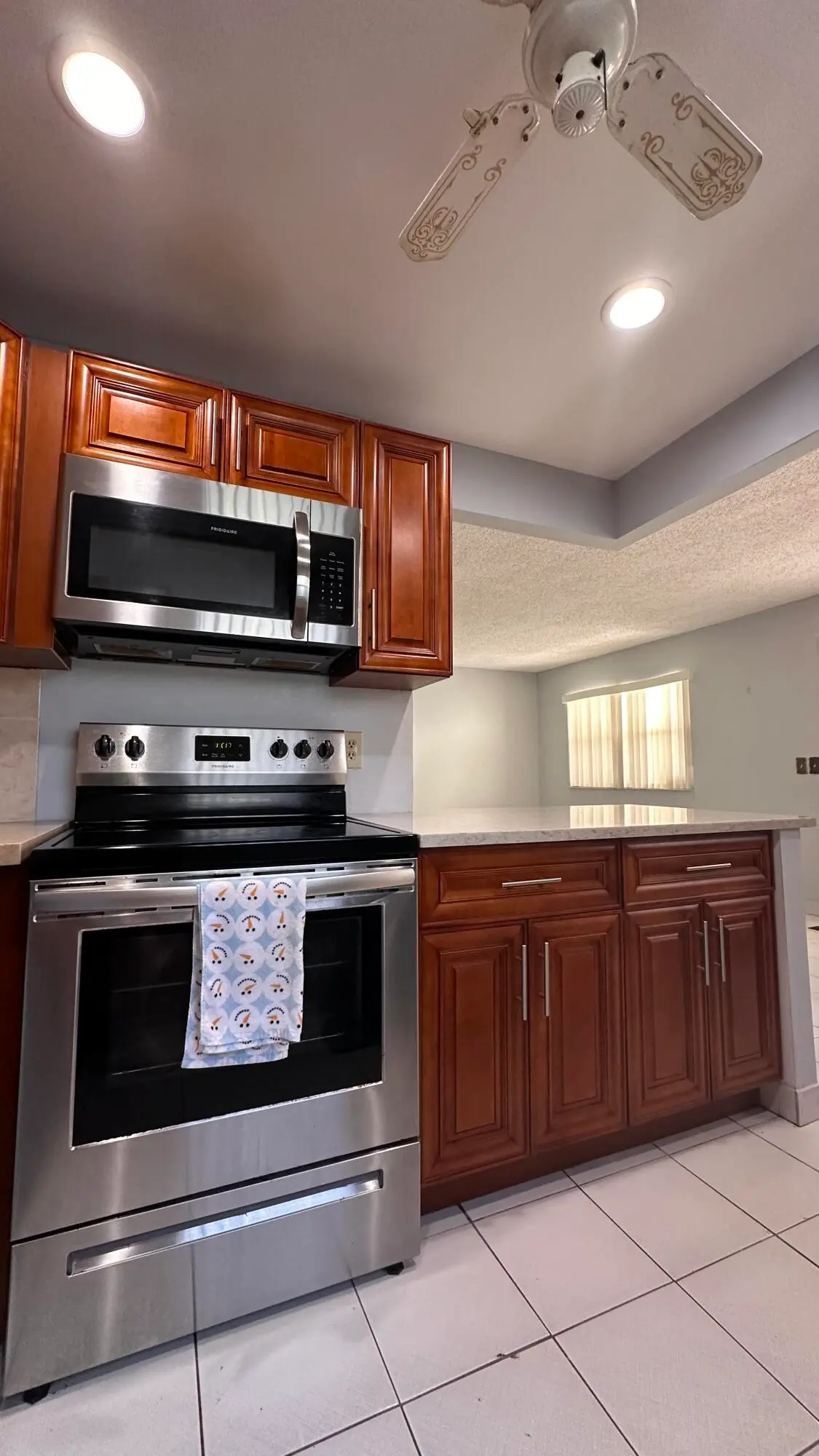 S.S. Oven & Microwave at 104 SAXONY C, Delray Beach