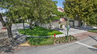 210 Washingtonia Avenue, Lauderdale-By-The-Sea – Single Family Residence for sale