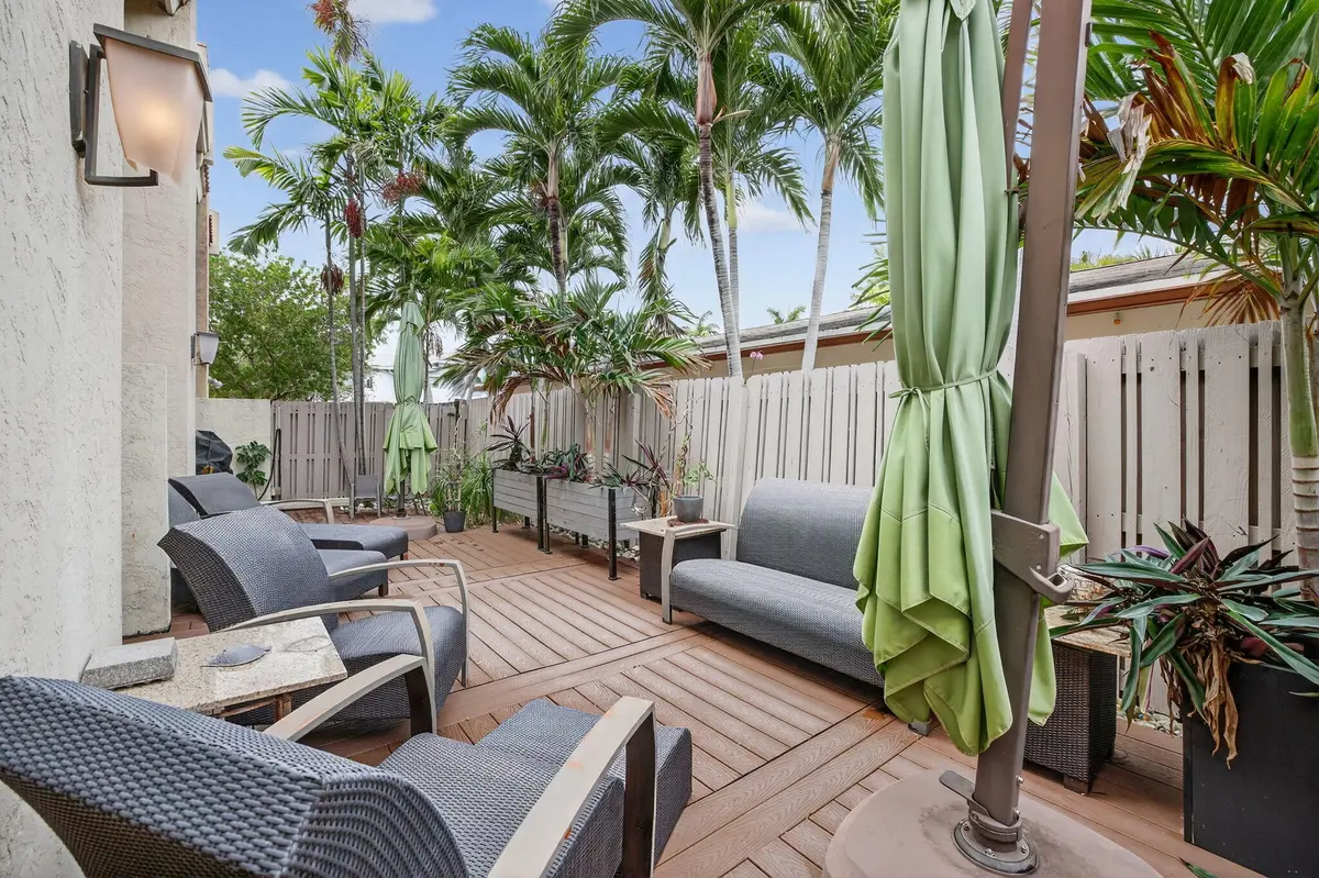 41-web-or-mls-41-web-or-mls-699A7151 at 210 Washingtonia Avenue, Lauderdale-By-The-Sea