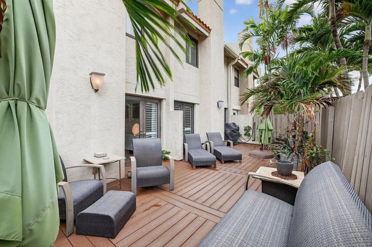 42-web-or-mls-42-web-or-mls-699A7172 at 210 Washingtonia Avenue, Lauderdale-By-The-Sea