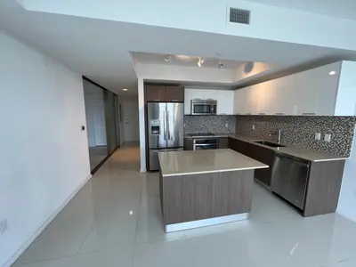 5300 PASEO Boulevard 708, Doral – Condominium for sale