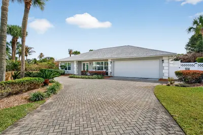 965 Beacon Lane, Vero Beach – Single Family Residence for sale