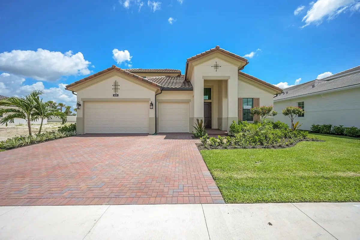 Front Picture at 9528 St. Germain Drive, Palm Beach Gardens