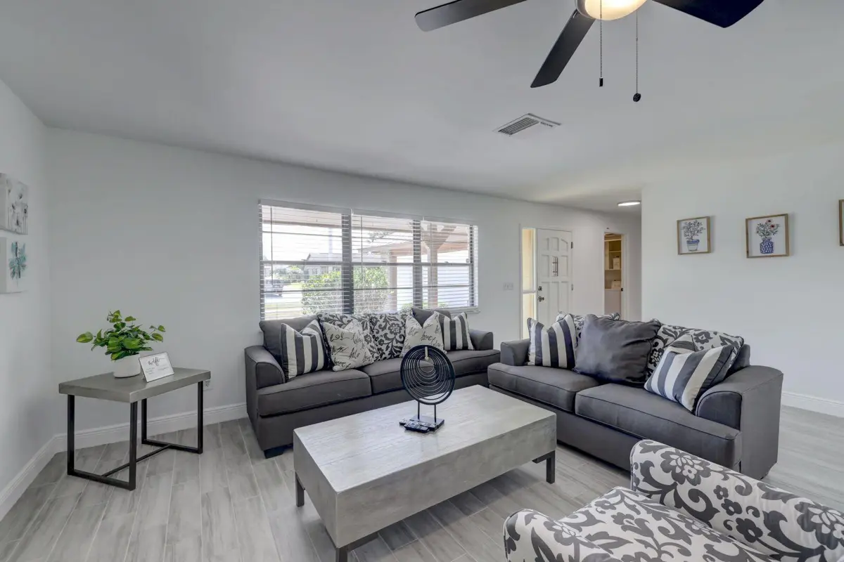 ac3e42ced9a20779ce3c59e008a491b1_1427954 at 543 SE GREENWAY Terrace, Port St. Lucie
