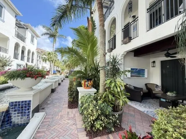 b52aa897-157c-4c46-a652-18a29ccae0b2 at 3038 WATERSIDE Circle, Boynton Beach