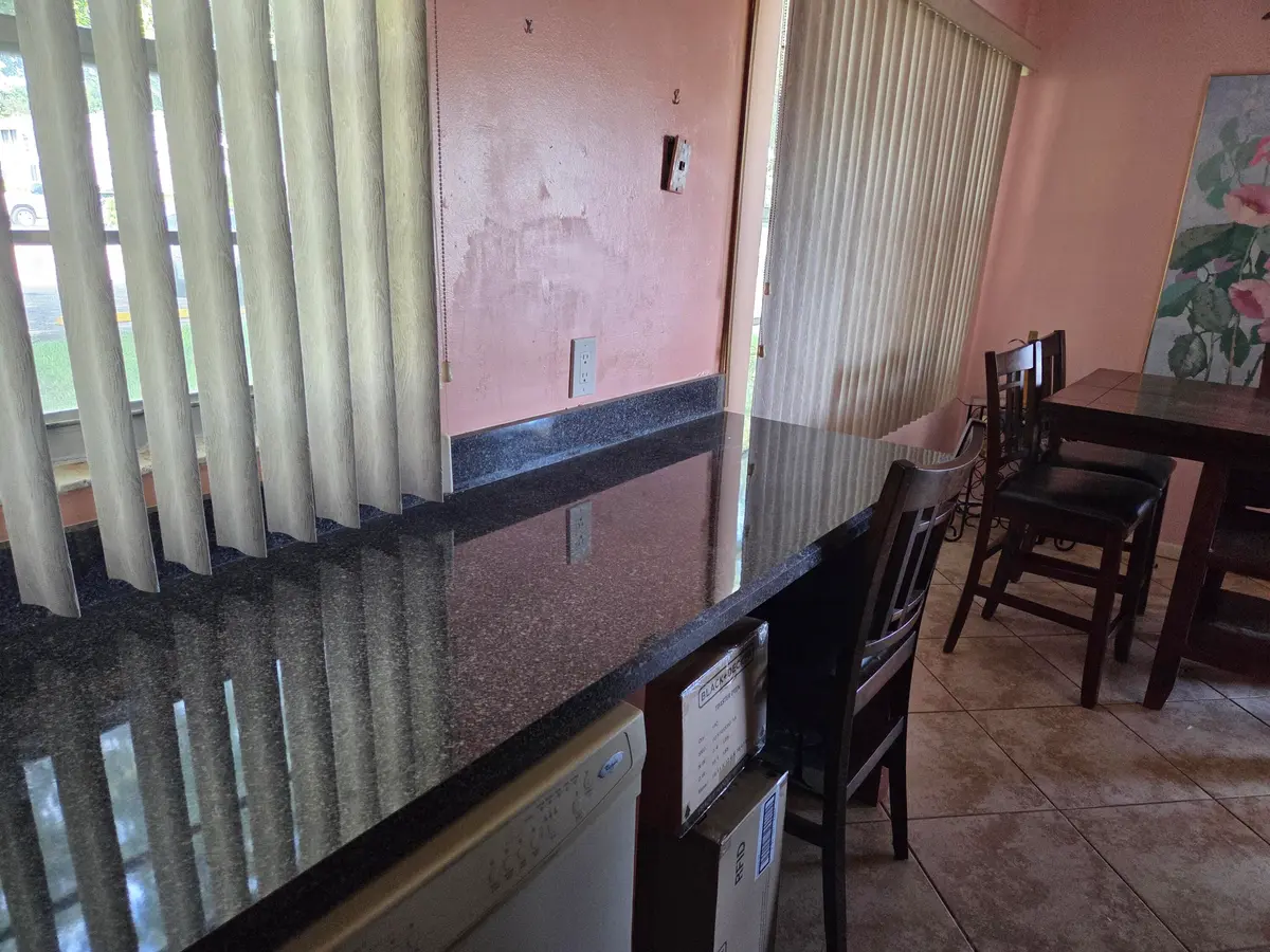counter at 48 NEWPORT C Court 48, Deerfield Beach