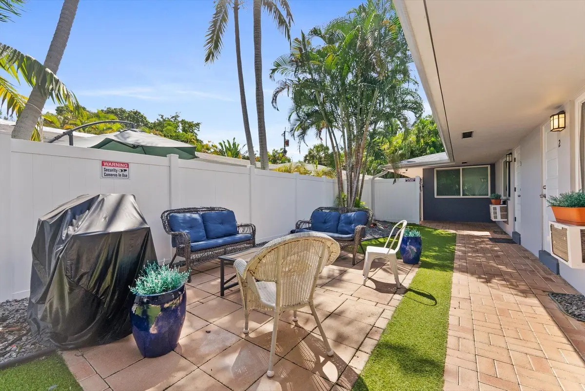 05-5 at 1632 NE 4th Place 2, Fort Lauderdale