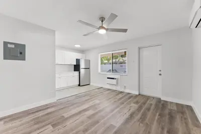 1632 NE 4th Place 2, Fort Lauderdale – Townhouse for rent