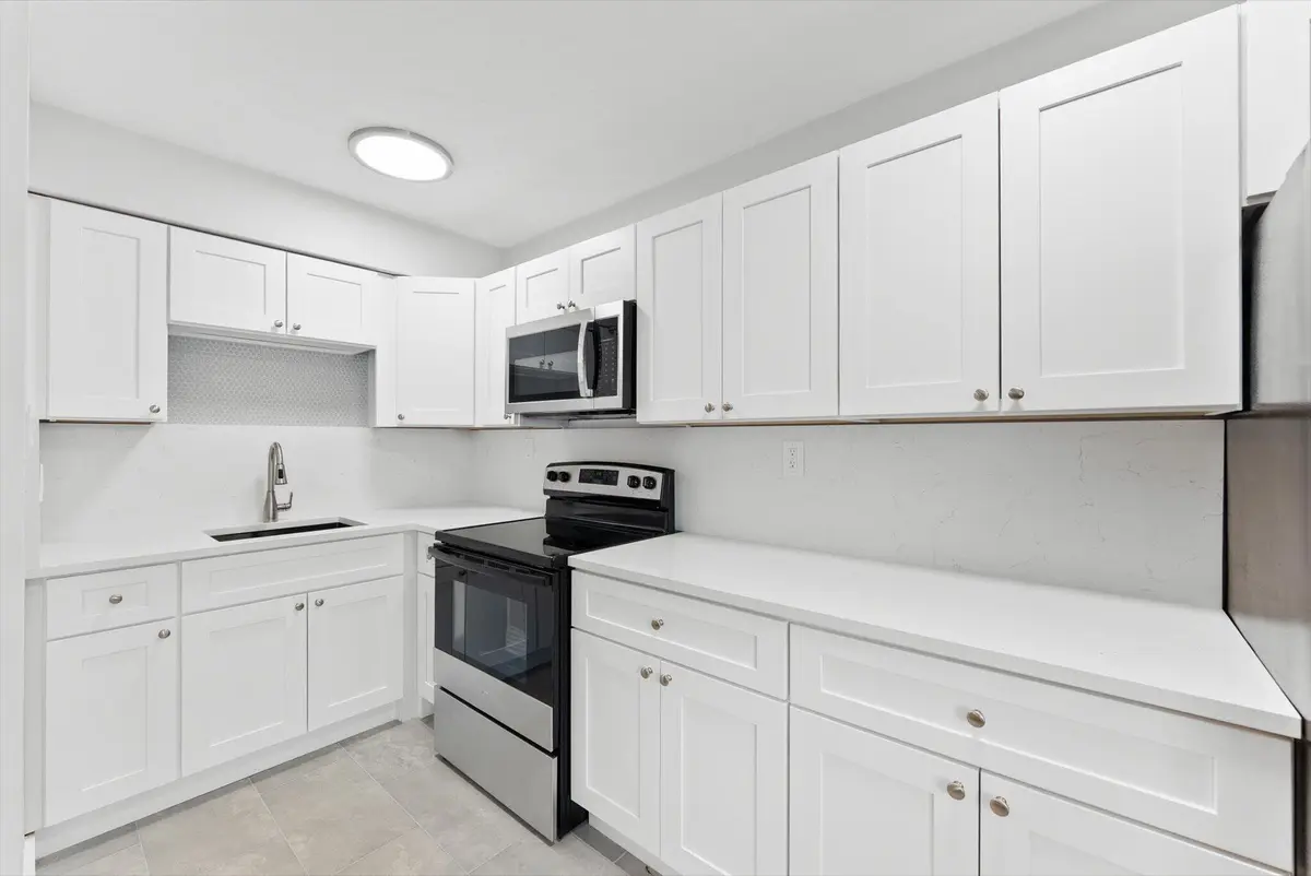 17-17 at 1632 NE 4th Place 2, Fort Lauderdale