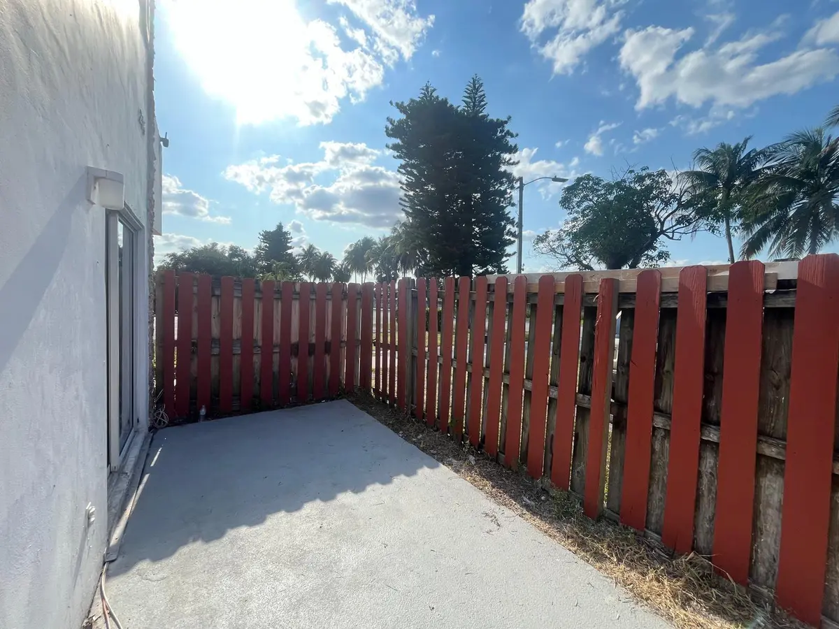 206 SW 1ST Street J-1, Pompano Beach, FL – photo 8