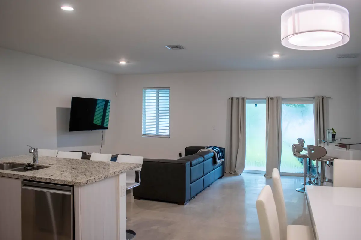 Living at 108 NW 31ST Avenue, Fort Lauderdale