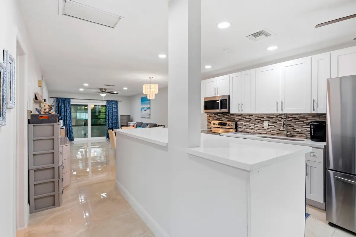 7-web-or-mls-007_0E2A3683 at 13984 VIA FLORA C, Delray Beach