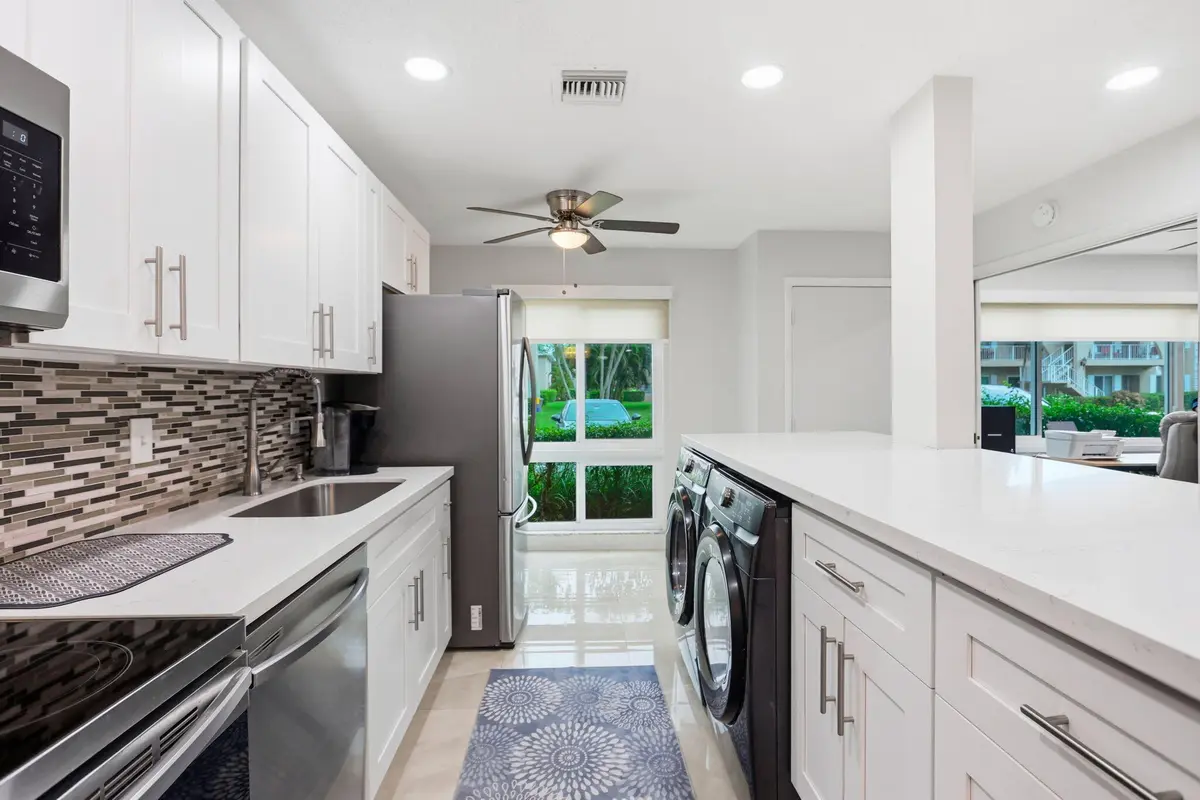 11-web-or-mls-011_0E2A3695 at 13984 VIA FLORA C, Delray Beach