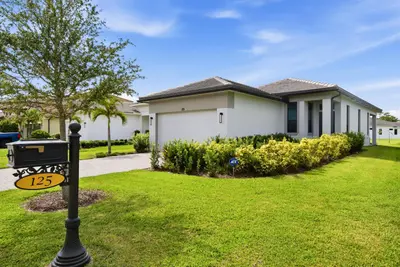 125 SE STRADA CERVARO, Port St. Lucie – Single Family Residence for sale