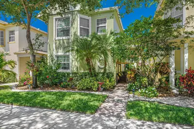 2036 SE Avon Park Drive, Port St. Lucie – Single Family Residence for sale