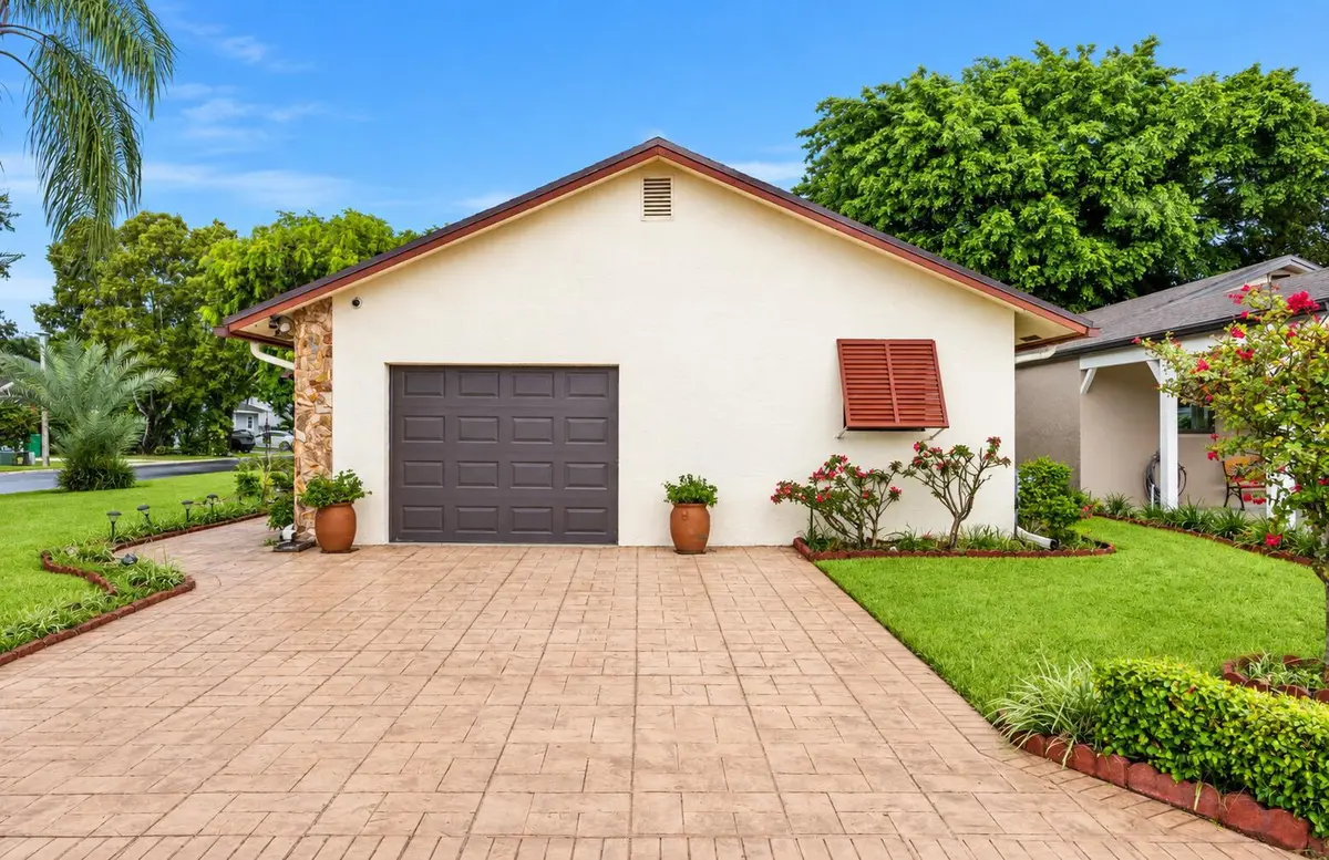 BC610143-8A1E-410E-920A-A26D020DC014 at 5611 SW 97TH Terrace, Cooper City