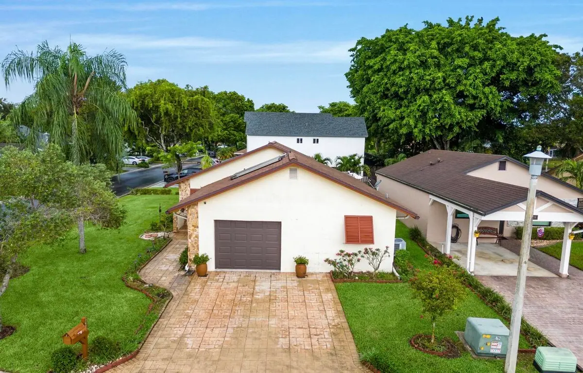 IMG_1370 at 5611 SW 97TH Terrace, Cooper City