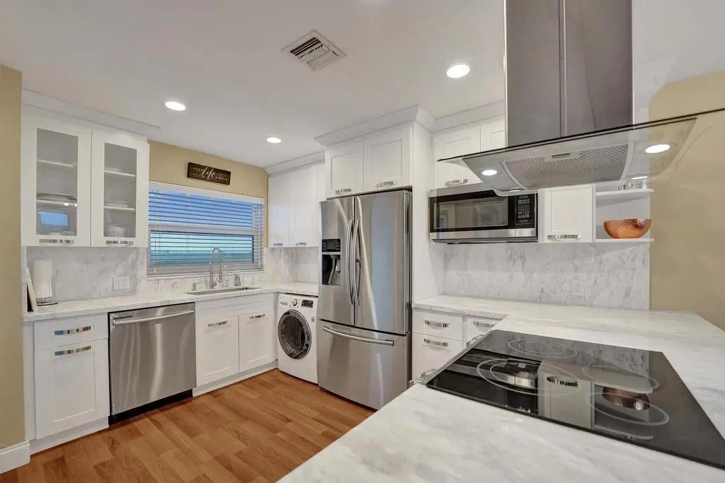 Photo 1 at 2829 NE 33rd Court 602, Fort Lauderdale