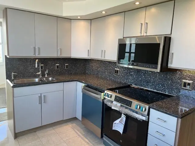 kitchen at 3407 S Ocean Boulevard 10D, Highland Beach