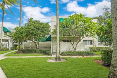 557 NW 97TH Avenue, Plantation – Townhouse for sale