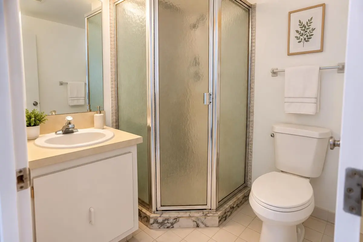 Guest bathroom at 13638 VIA FLORA D, Delray Beach