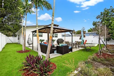 108 SE 11TH Avenue, Pompano Beach – Single Family Residence for rent