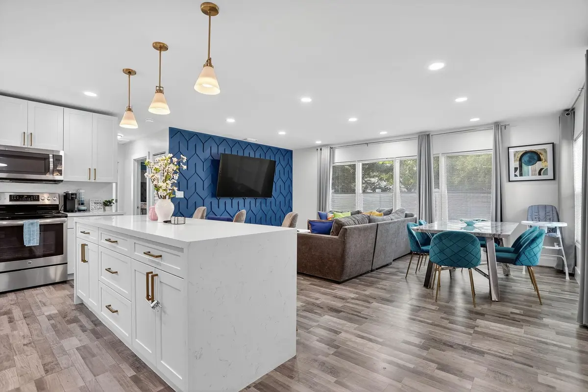 Photo 7 at 108 SE 11TH Avenue, Pompano Beach