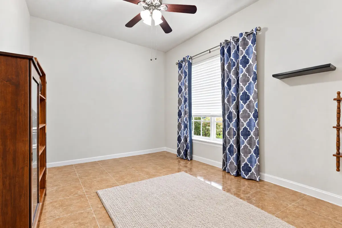 Den at 718 SW MYAKKA RIVER, Port St. Lucie