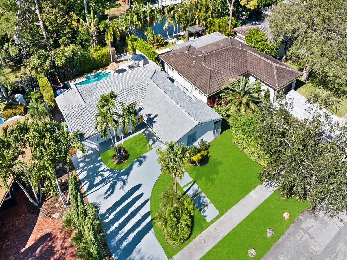 DJI_20241221115112_0577_D at 1913 N VICTORIA PARK Road, Fort Lauderdale