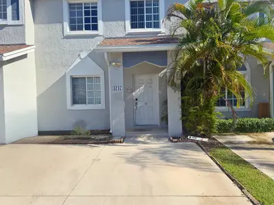 4747 SW 14TH Street, Deerfield Beach – Townhouse for rent
