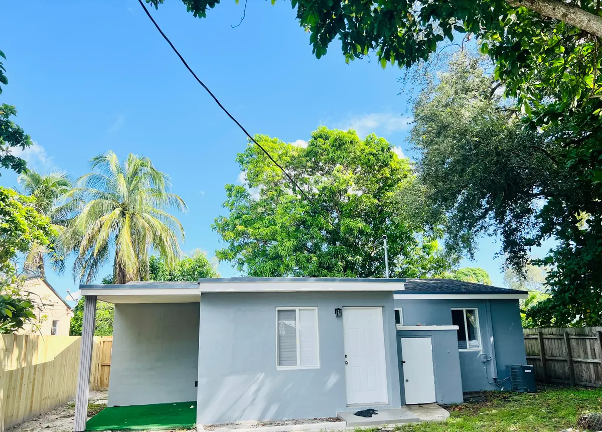 Back of house at 3100 NW 171st Street, Miami Gardens