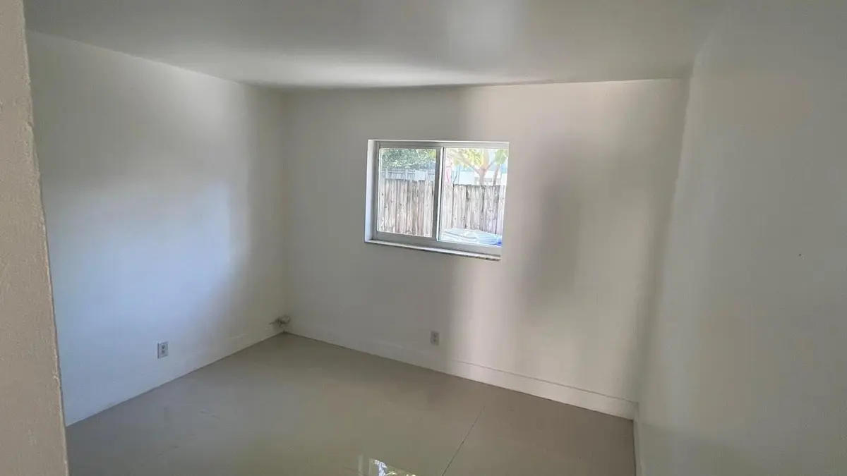 Photo 7 at 220 SE 22nd Avenue Unit 2, Pompano Beach