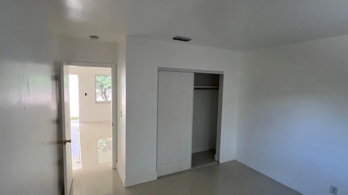 Photo 8 at 220 SE 22nd Avenue Unit 2, Pompano Beach