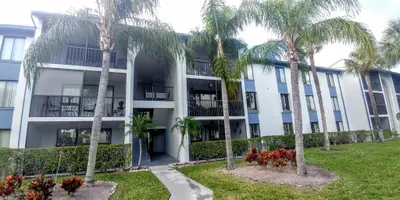 1009 Green Pine Boulevard D3, West Palm Beach – Condominium for sale