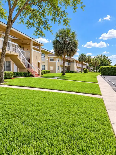 10113 TWIN LAKES Drive 24-E, Coral Springs – Condominium for sale