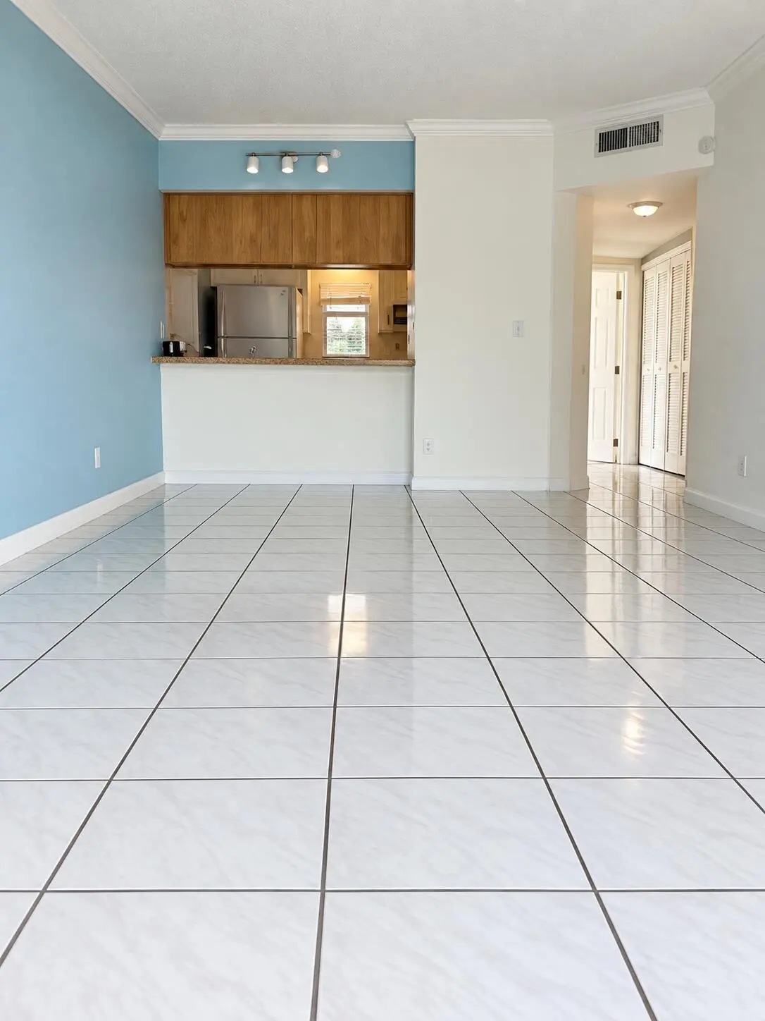 66010910-9ACE-4197-88CB-66D8A2211F7F at 10113 TWIN LAKES Drive 24-E, Coral Springs