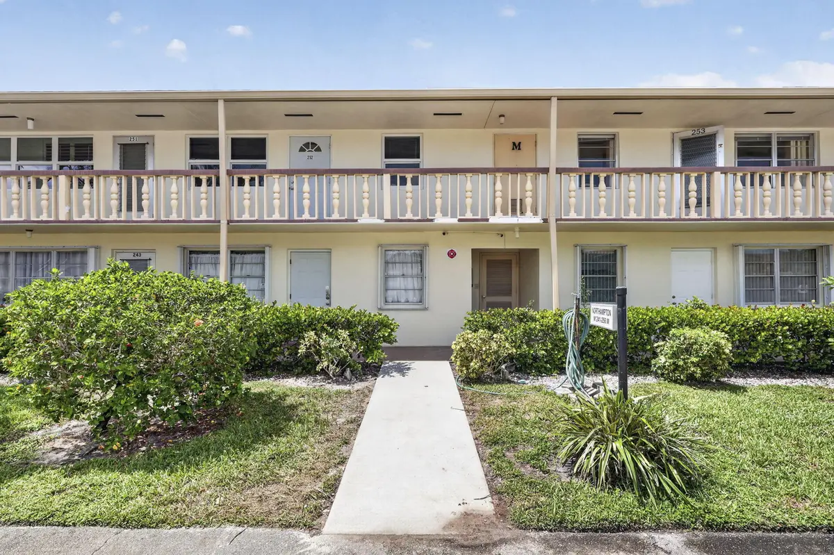 Front of Structure at 253 NORTHAMPTON M, West Palm Beach
