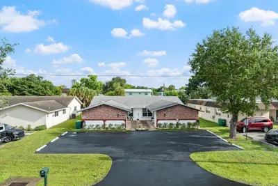 4465 SW 54th Court, Fort Lauderdale – Triplex for sale