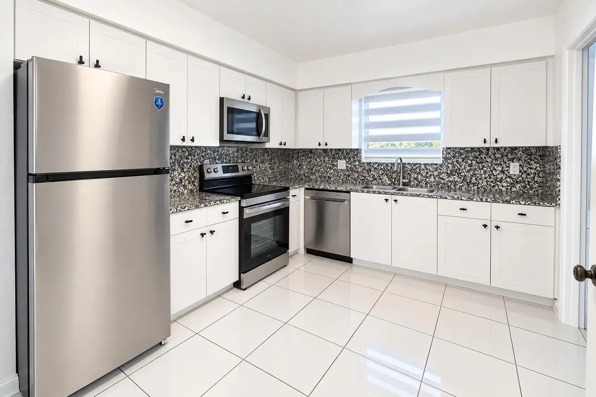 6E582DB8-086D-4406-9484-A7AF669B44DA at 3617 Polk Street, Hollywood