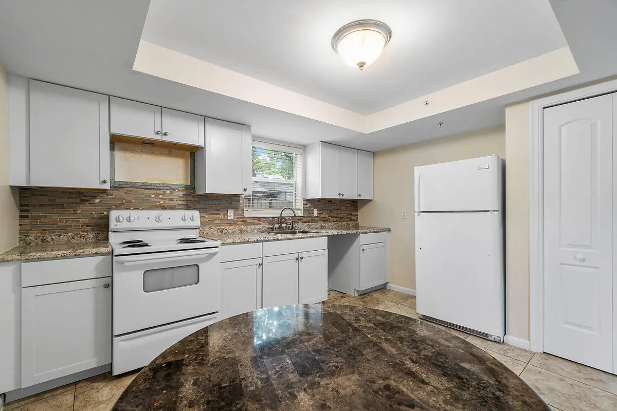 011-701NESeventhAve-DelrayBeach-FL-small at 701 NE 7TH Avenue 4, Delray Beach