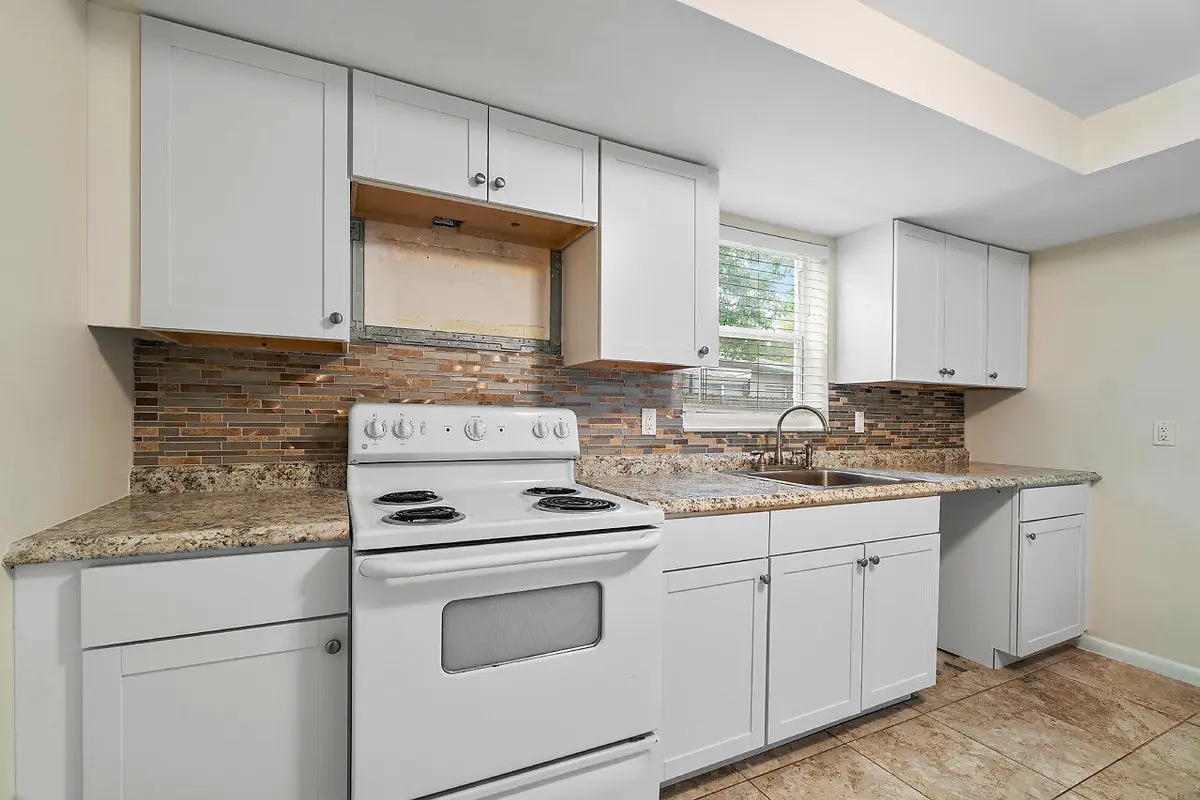 012-701NESeventhAve-DelrayBeach-FL-small at 701 NE 7TH Avenue 4, Delray Beach