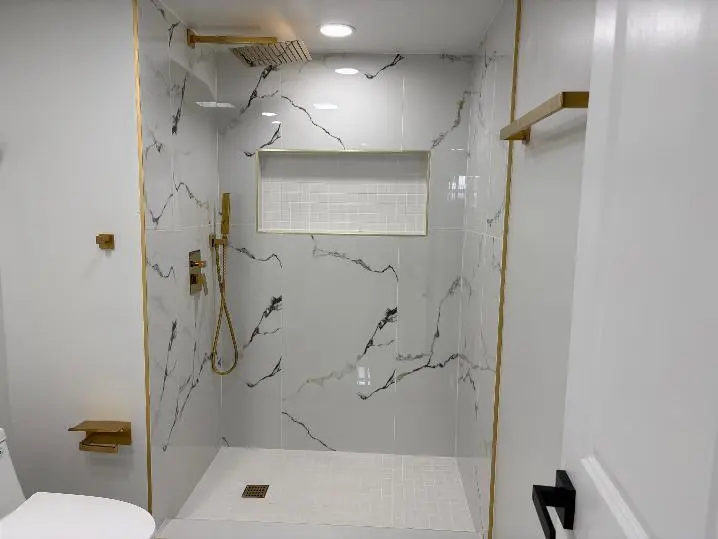 Bathroom at 700 S Hollybrook Drive 207, Pembroke Pines