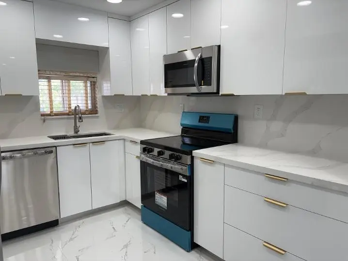 Kitchen at 700 S Hollybrook Drive 207, Pembroke Pines