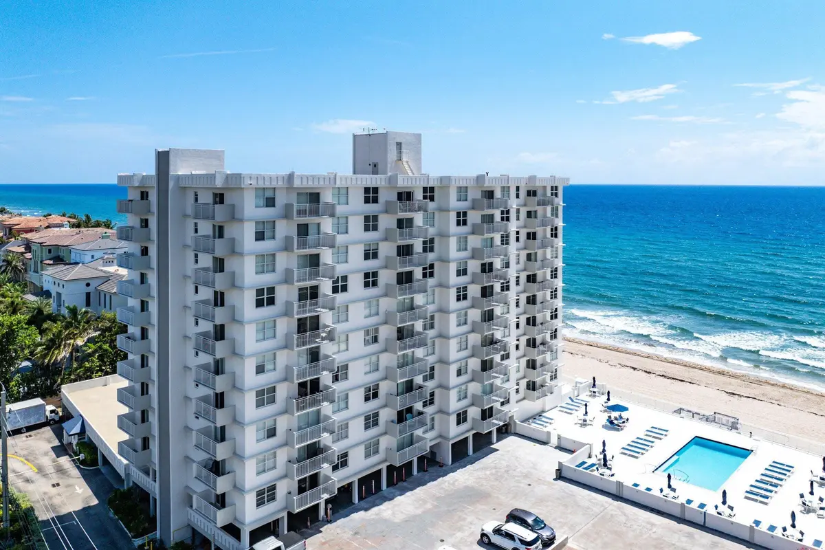 building at 4505 S Ocean Boulevard 502, Highland Beach