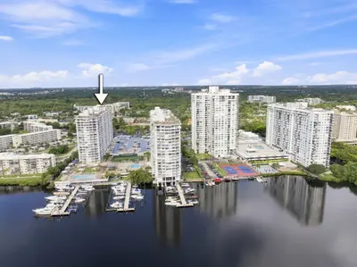 18021 Biscayne Boulevard 901, Aventura – Condominium for sale
